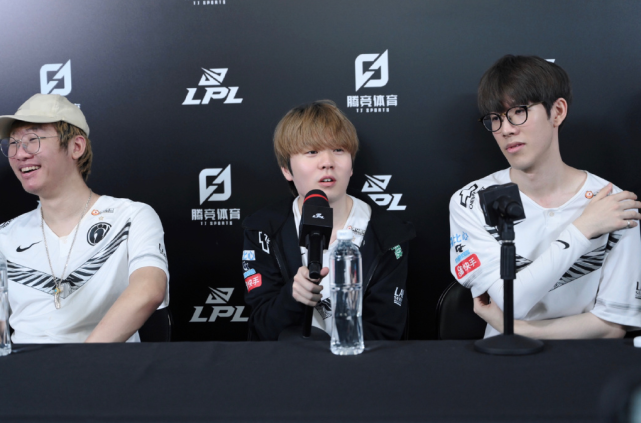 即不惜重金 即不惜重金