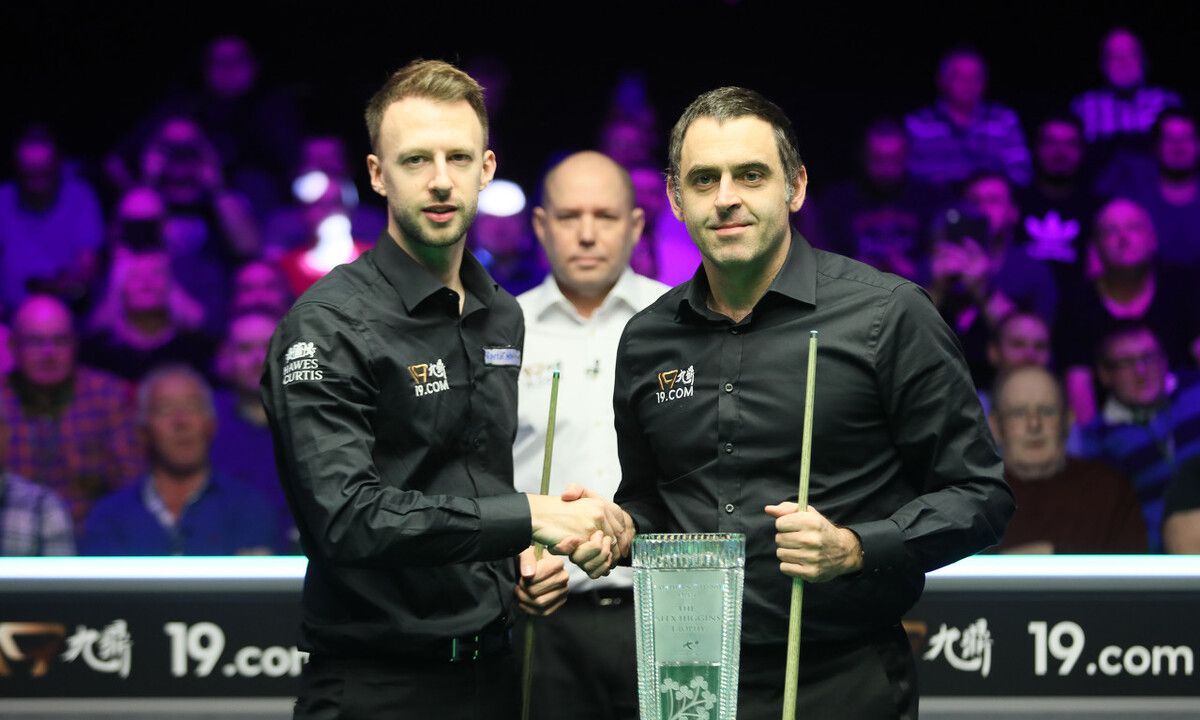 她利用自己 她利用自己