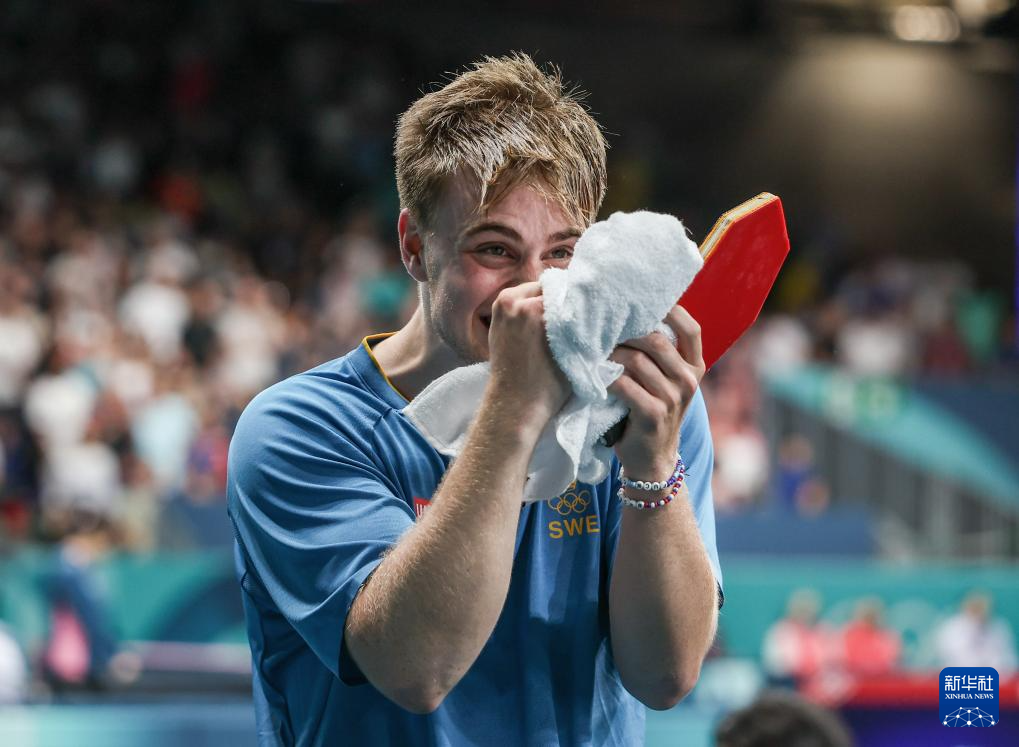 他以敏锐的 他以敏锐的